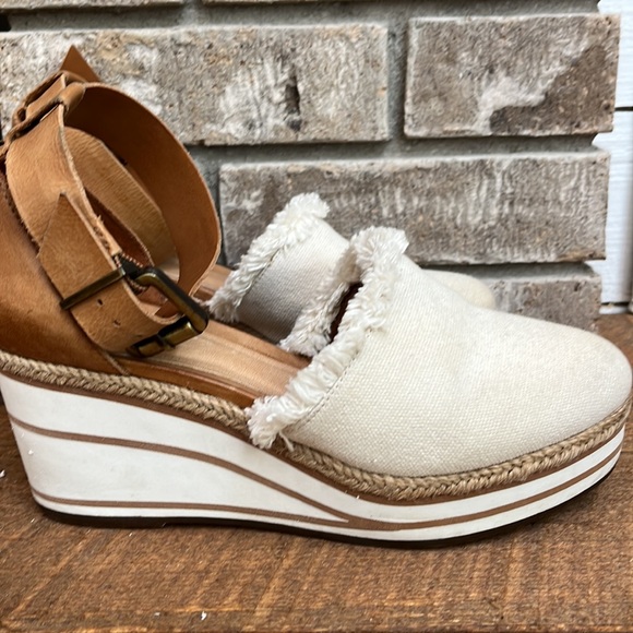 Schultz Herzaka Espadrille Wedge Shoe. Size 7